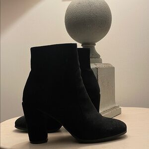 Forever 21 Classic Black Ankle Booties